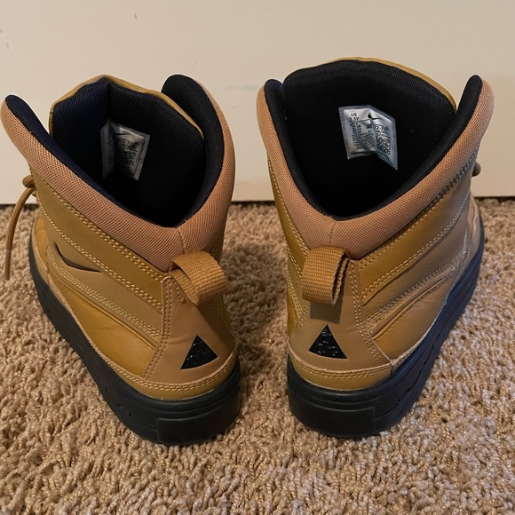 ACG Nike Boots - Picture 6 of 12